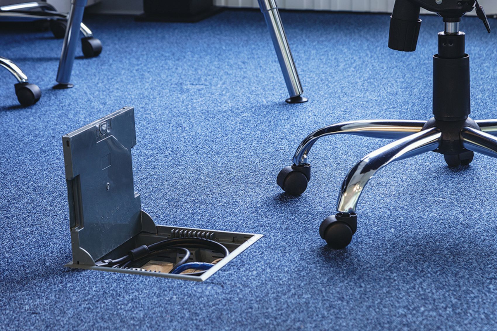 Распределительные лючки для фальшпола